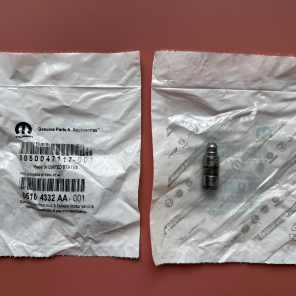 Mopar (48 pcs) 24 pcs Engine Rocker Arm + 24 pcs Valve Lash Adjuster OEM Kit NEW - Picture 4 of 5